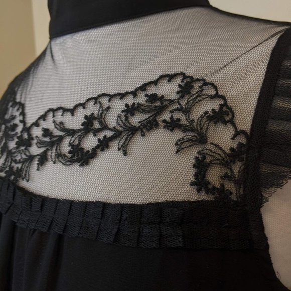 Forever 21 Black Sleeveless Blouse /Top with Ruffles Small - Picture 8 of 16